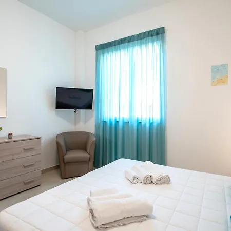 Icaro With A Beautiful Pool 公寓式酒店 4*