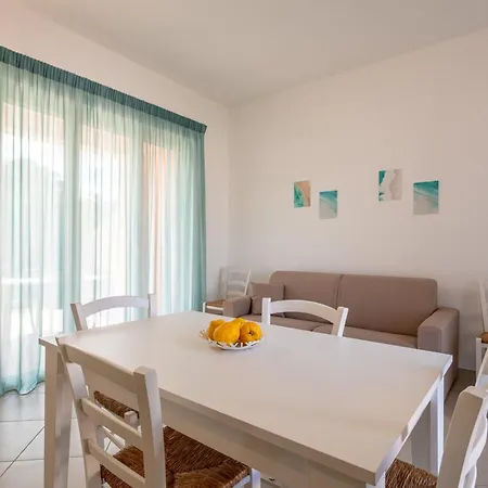 Icaro With A Beautiful Pool 公寓式酒店 圣亚加塔·迪·米利特