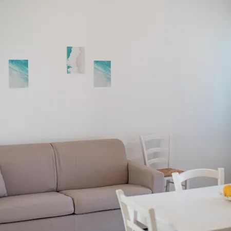 公寓式酒店 Icaro With A Beautiful Pool 圣亚加塔·迪·米利特