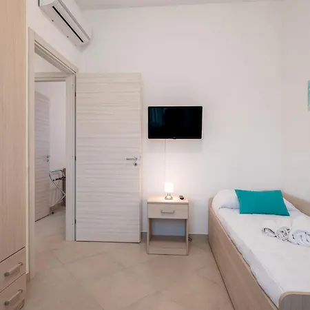 Icaro With A Beautiful Pool 4*