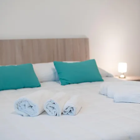 Icaro With A Beautiful Pool 圣亚加塔·迪·米利特