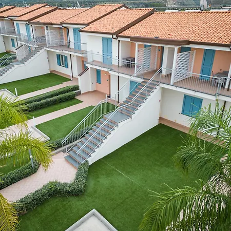 Icaro With A Beautiful Pool 4* 圣亚加塔·迪·米利特