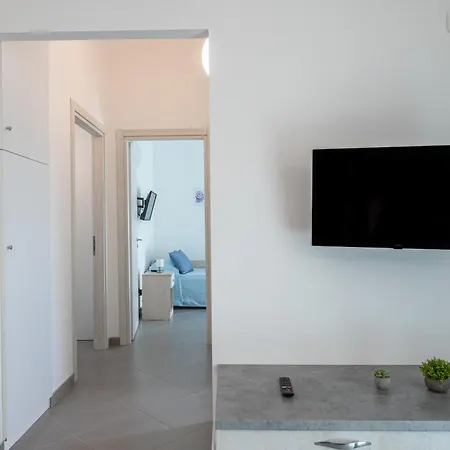 公寓式酒店 Icaro With A Beautiful Pool 圣亚加塔·迪·米利特