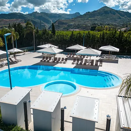 公寓式酒店 Icaro With A Beautiful Pool