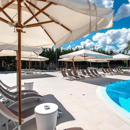 Icaro With A Beautiful Pool 4* 圣亚加塔·迪·米利特