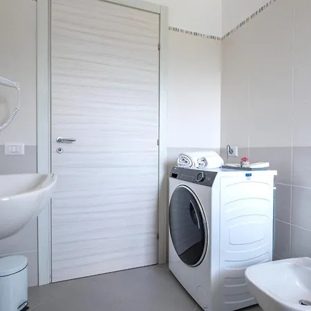 Icaro With A Beautiful Pool