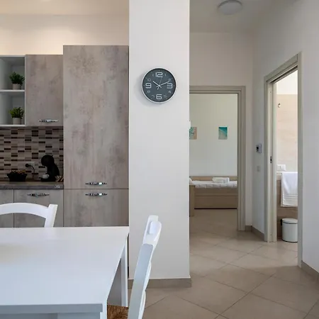 Icaro With A Beautiful Pool 4* 圣亚加塔·迪·米利特