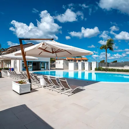 Icaro With A Beautiful Pool Aparthotel *
