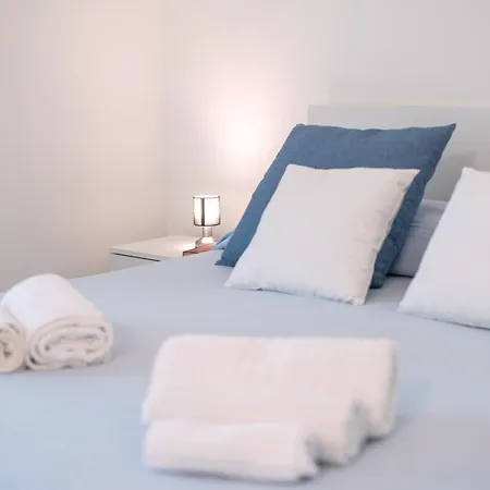 Icaro With A Beautiful Pool 圣亚加塔·迪·米利特